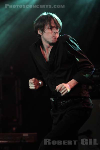 BRETT ANDERSON - 2010-02-05 - PARIS - Divan du Monde - 